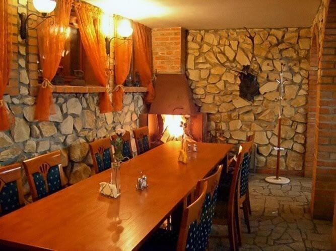 Powidz Lakeside Hotel & Restaurant المظهر الخارجي الصورة